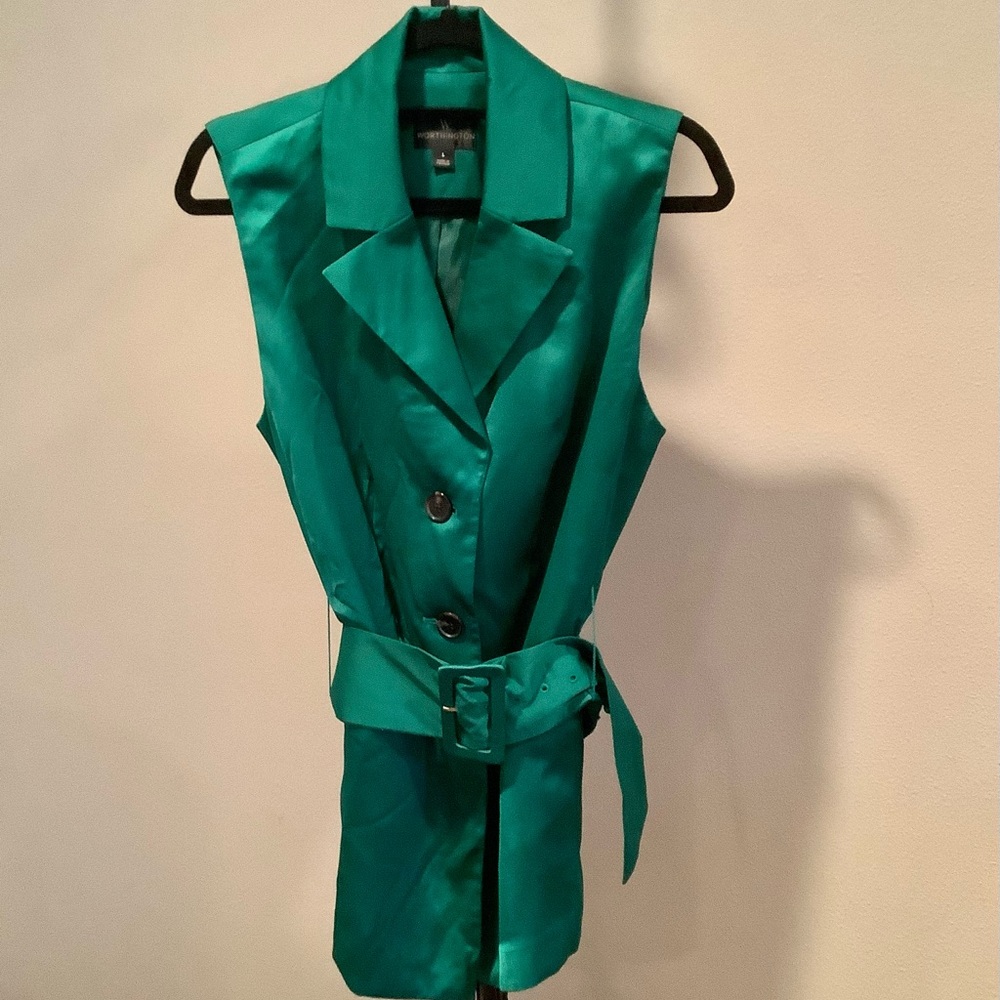 Worthington Emerald green satin dressy long button front top blouse with belt